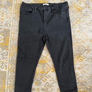 Madewell Roadtrippers Size 34

Light Black wash - small snag in the fourth photo